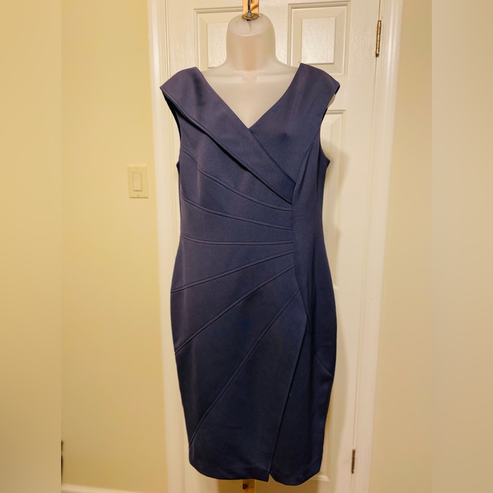 MAGGY LONDON - Dark gray sleeveless v-neck fitted sheath dress, Size: 14